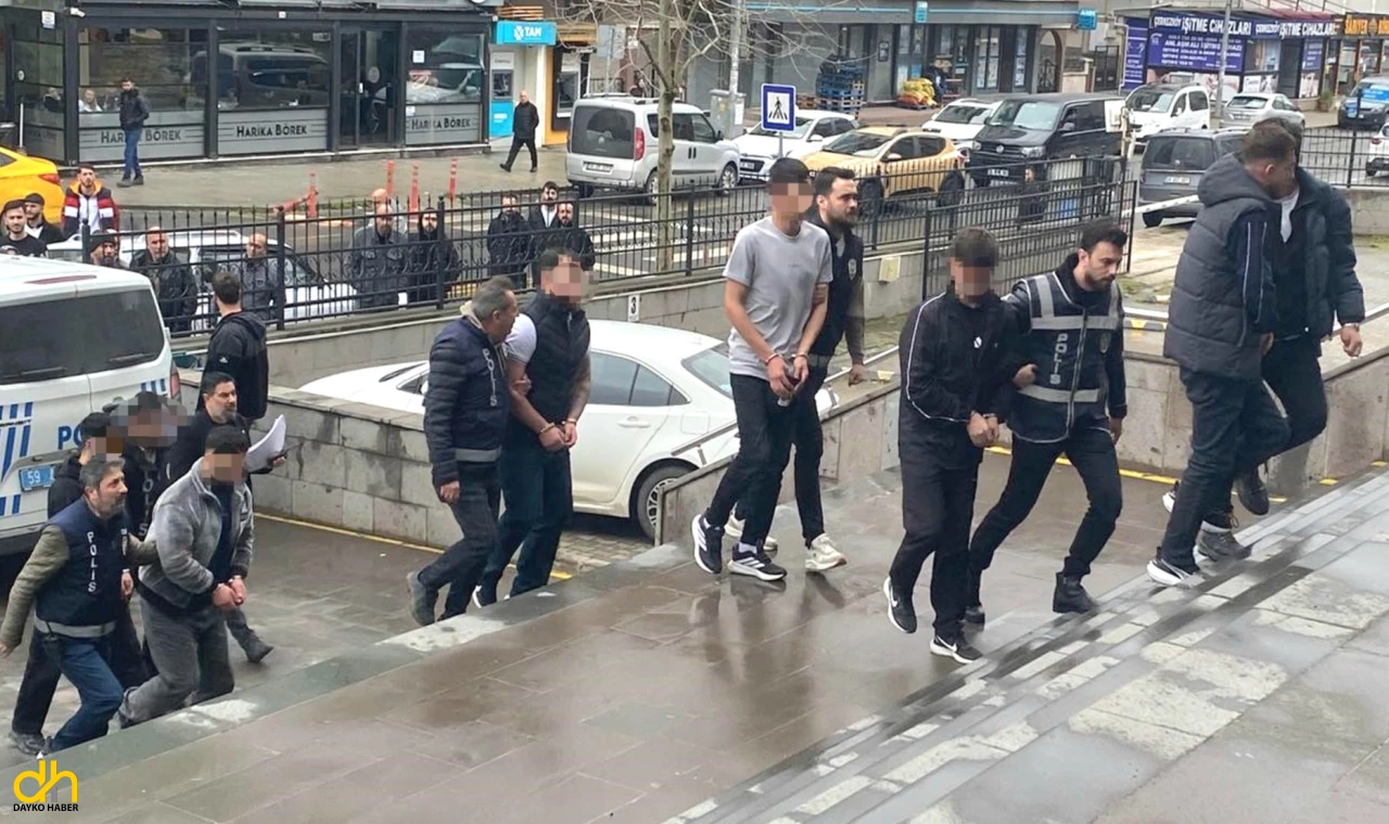 Banka hesabını kiraladıklarına ulaşamayınca arkadaşlarını kaçırdılar