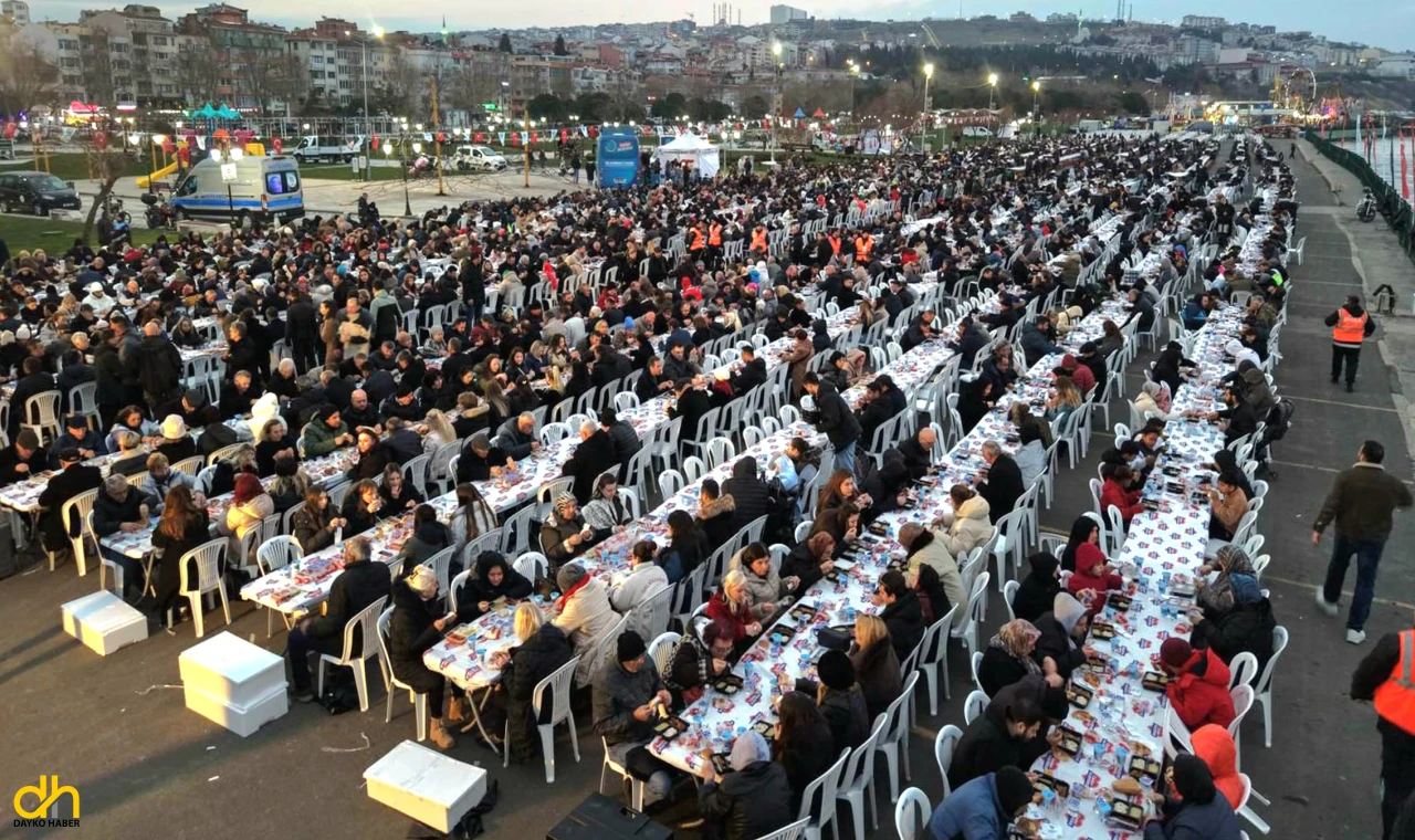 İftar buluşmasına 8 bin kişi katıldı