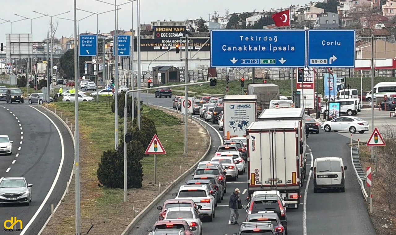 İstanbul-Tekirdağ kara yolunda araç yoğunluğu yaşanıyor