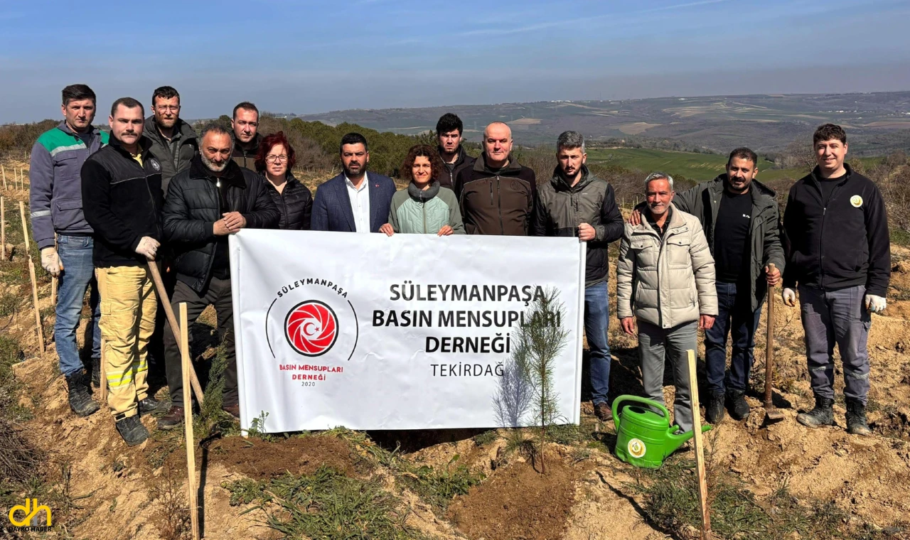 Süleymanpaşalı gazeteciler, 59 fidanı toprakla buluşturdu