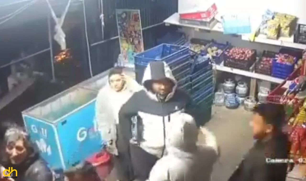 Bakkal dükkanındaki bıçaklı kavgada 1 kişi yaşamını yitirdi