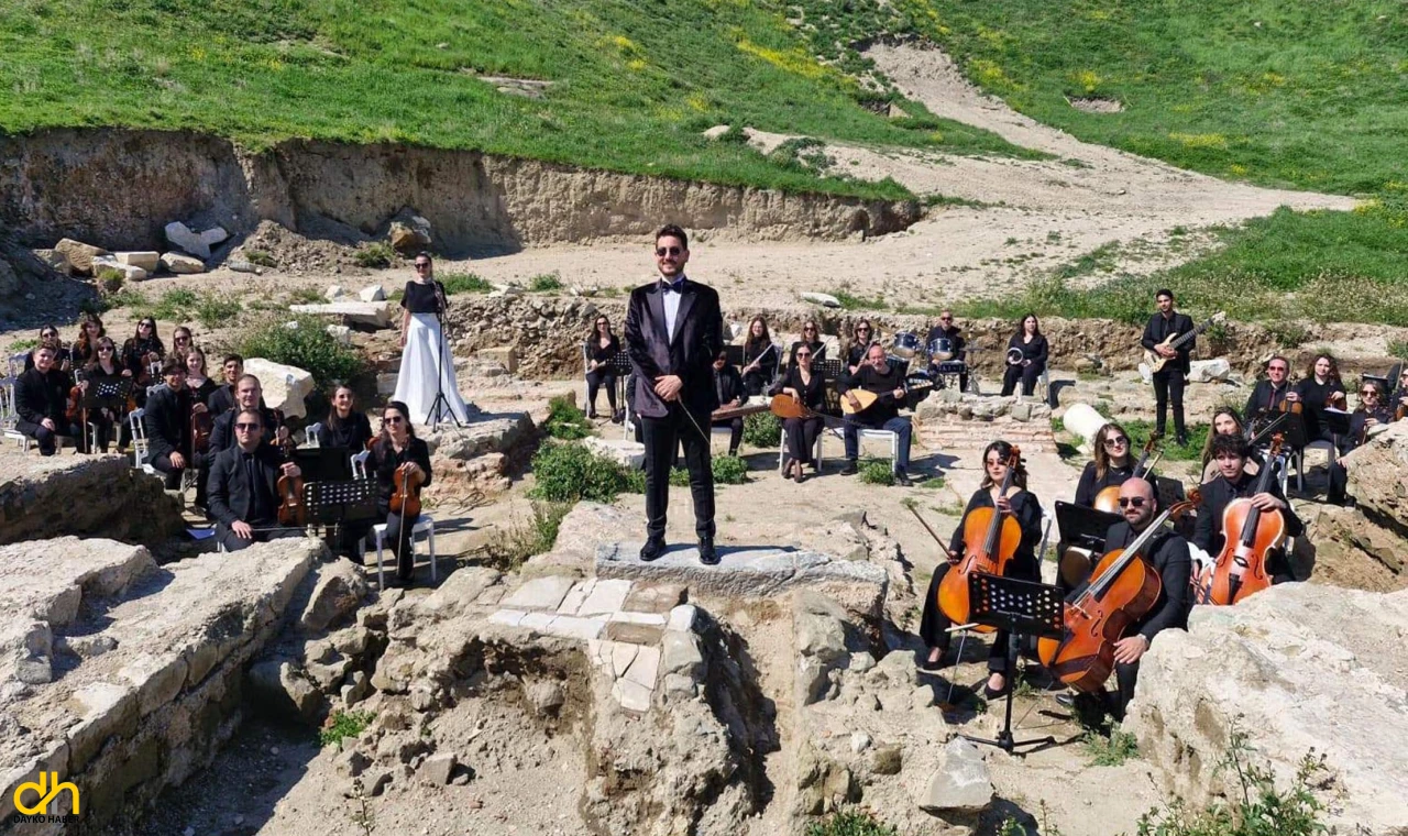 Notalar, 2 Bin Yıl Sonra Perinthos'ta Yeniden Yankılandı