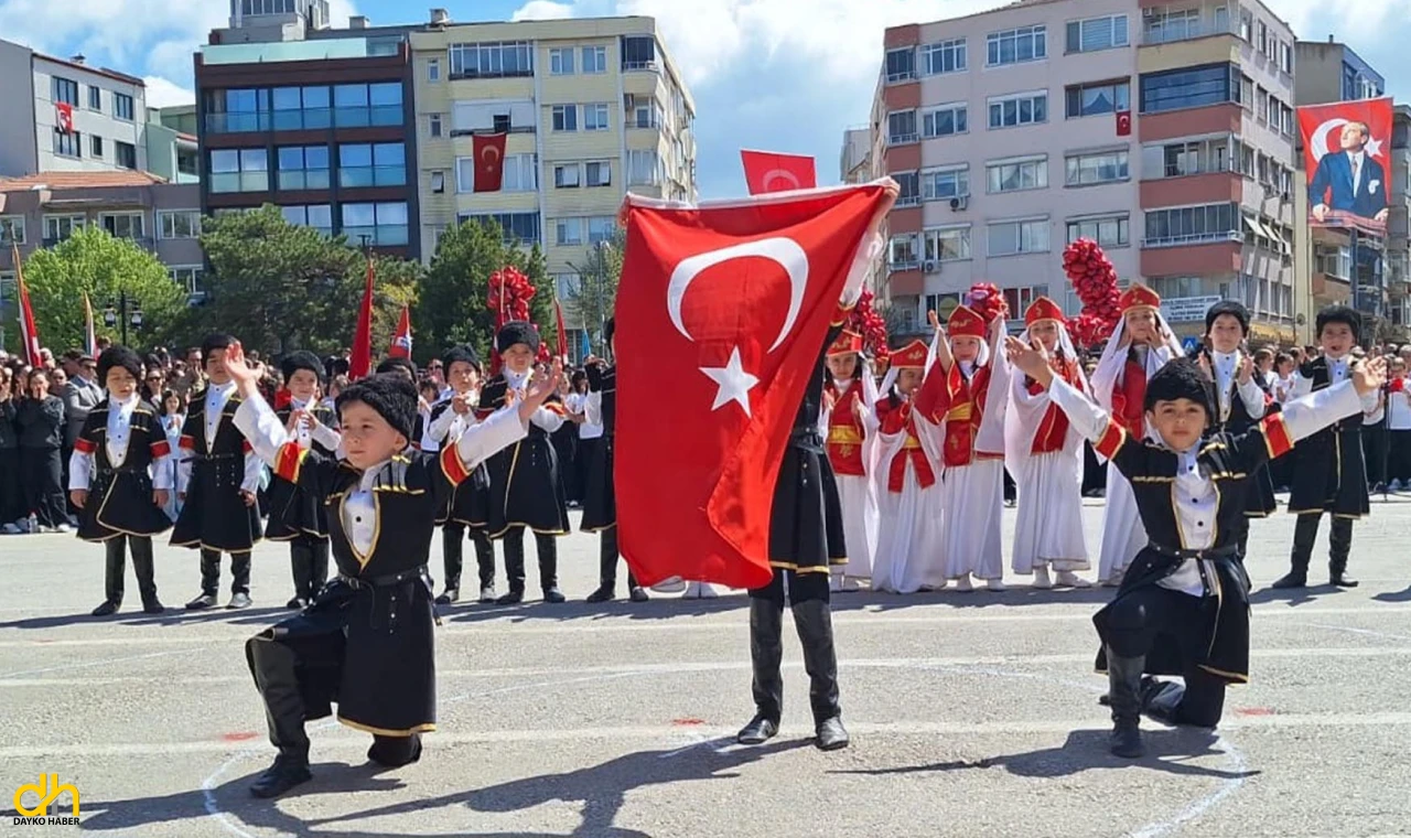 23 Nisan Ulusal Egemenlik ve Çocuk Bayramı törenlerle kutlandı