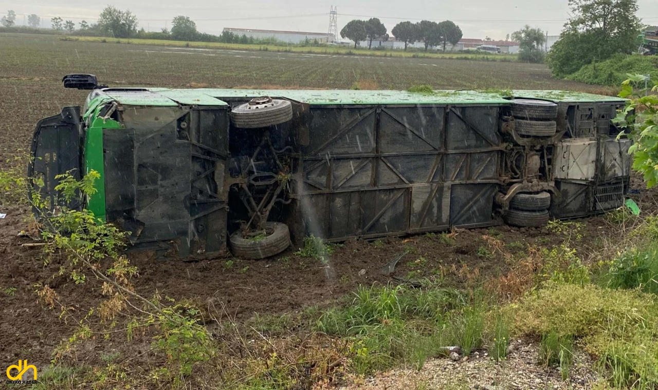 Çanakkale’de otobüs devrildi; yaralılar var
