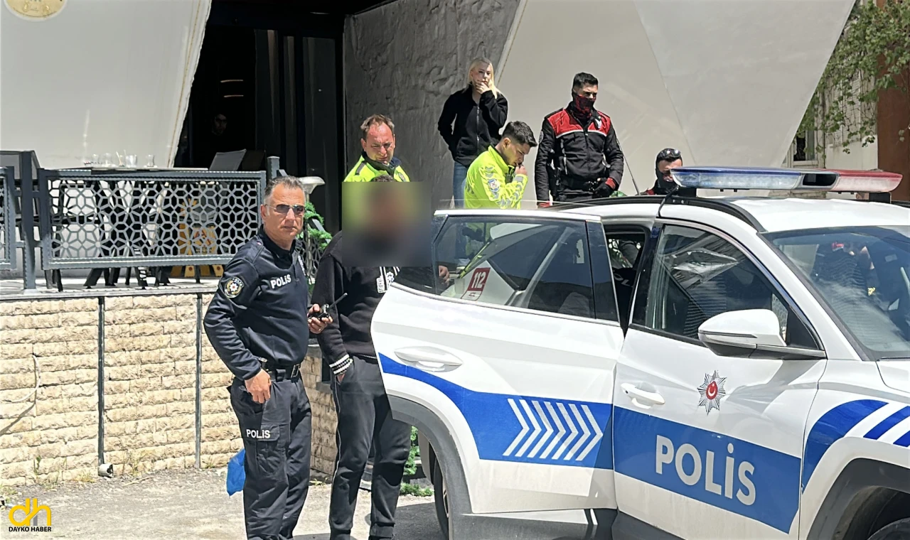 Yolu paylaşamadılar kavgaya tutuştular!