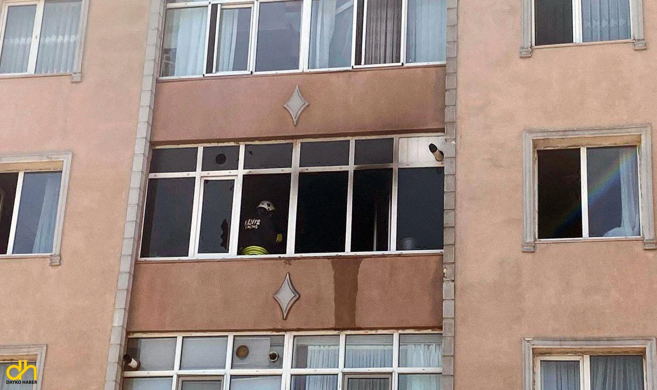Daire yangını büyümeden söndürüldü