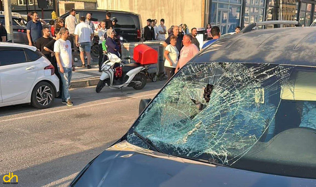 Hafif ticari araç elektrikli bisiklete çarptı 1 kişi yaşamını yitirdi