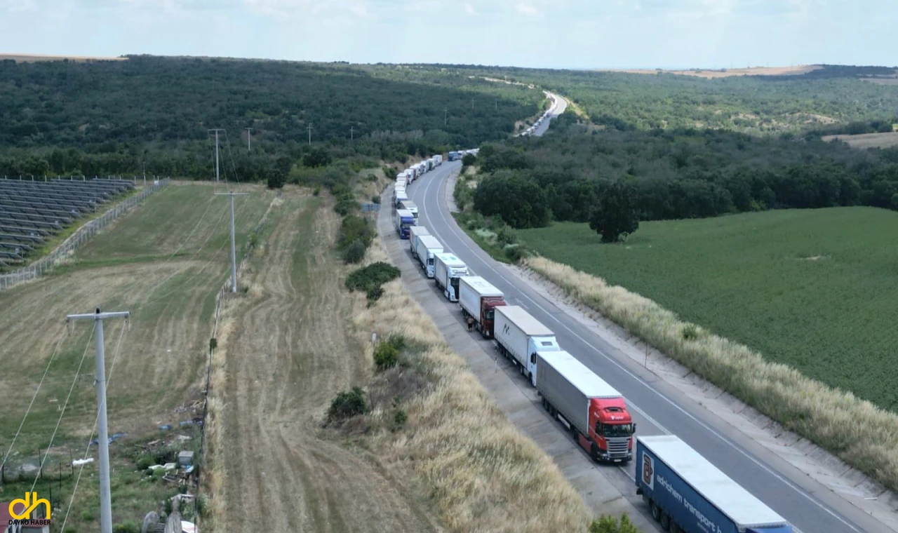 Hamzabeyli Sınır Kapısı’nda 20 kilometre TIR kuyruğu