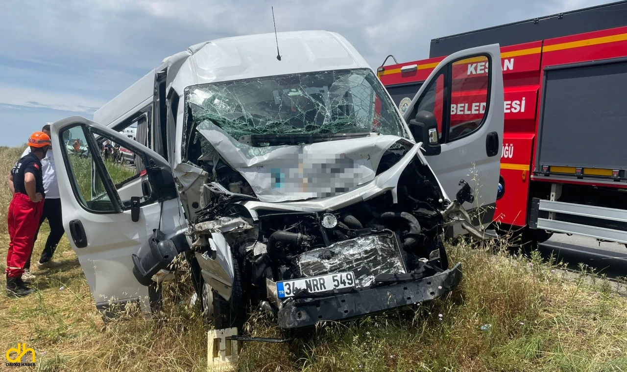 Personel servisi, tankere çarptı: 16 yaralı