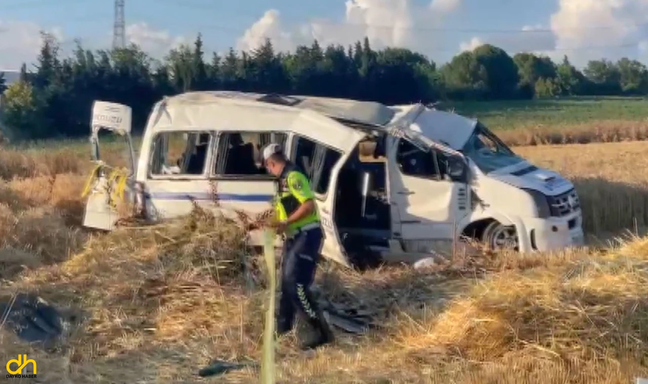 Silivri’de yolcu minibüsü devrildi; 2 ölü, 10 yaralı