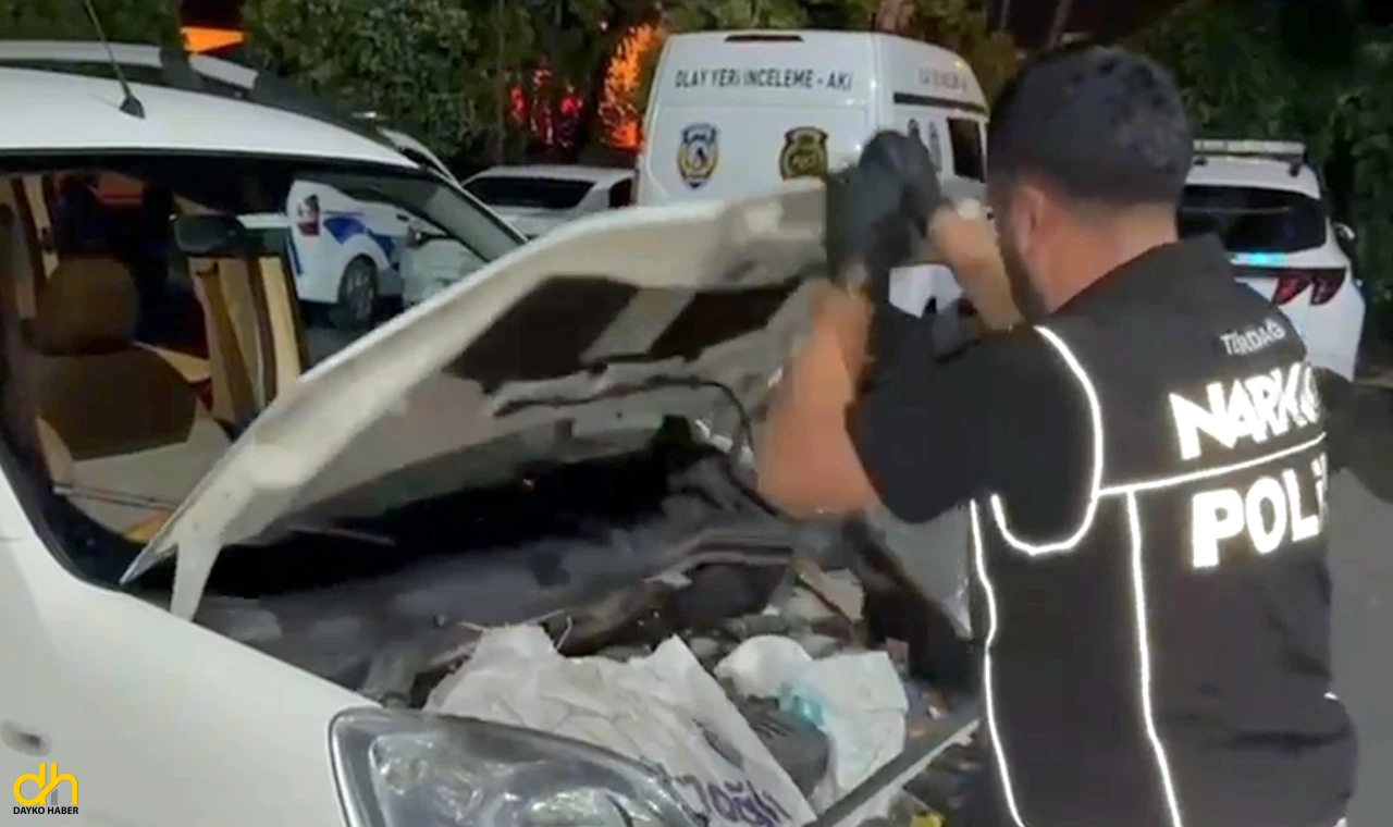 Aracının motor kısmına gizlediği uyuşturucuları piyasaya sürmek isterken yakalandı