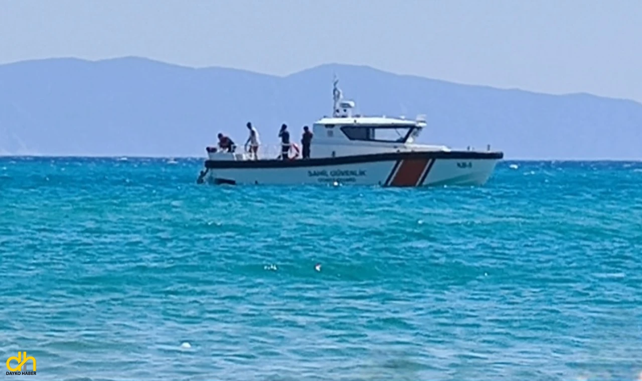 Denizde açığa sürüklenen tatilciyi, Sahil Güvenlik ekipleri kurtardı