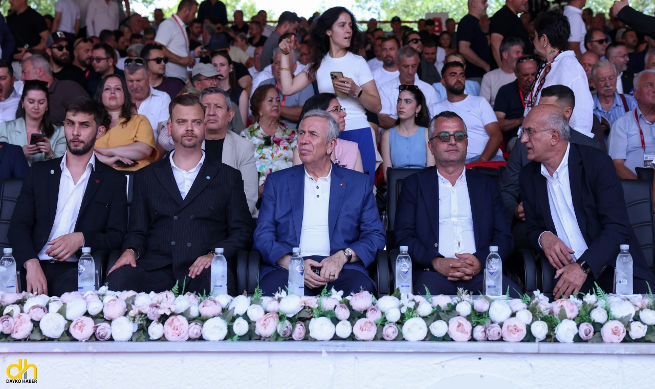 Mansur Yavaş, Kırkpınar Yağlı Güreşleri’ni izlemek için Edirne'de