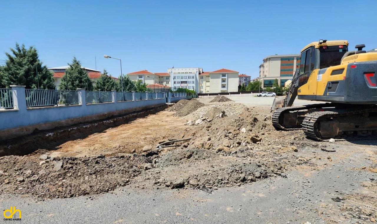 Okullar bölgesinde yol çalışmaları başladı