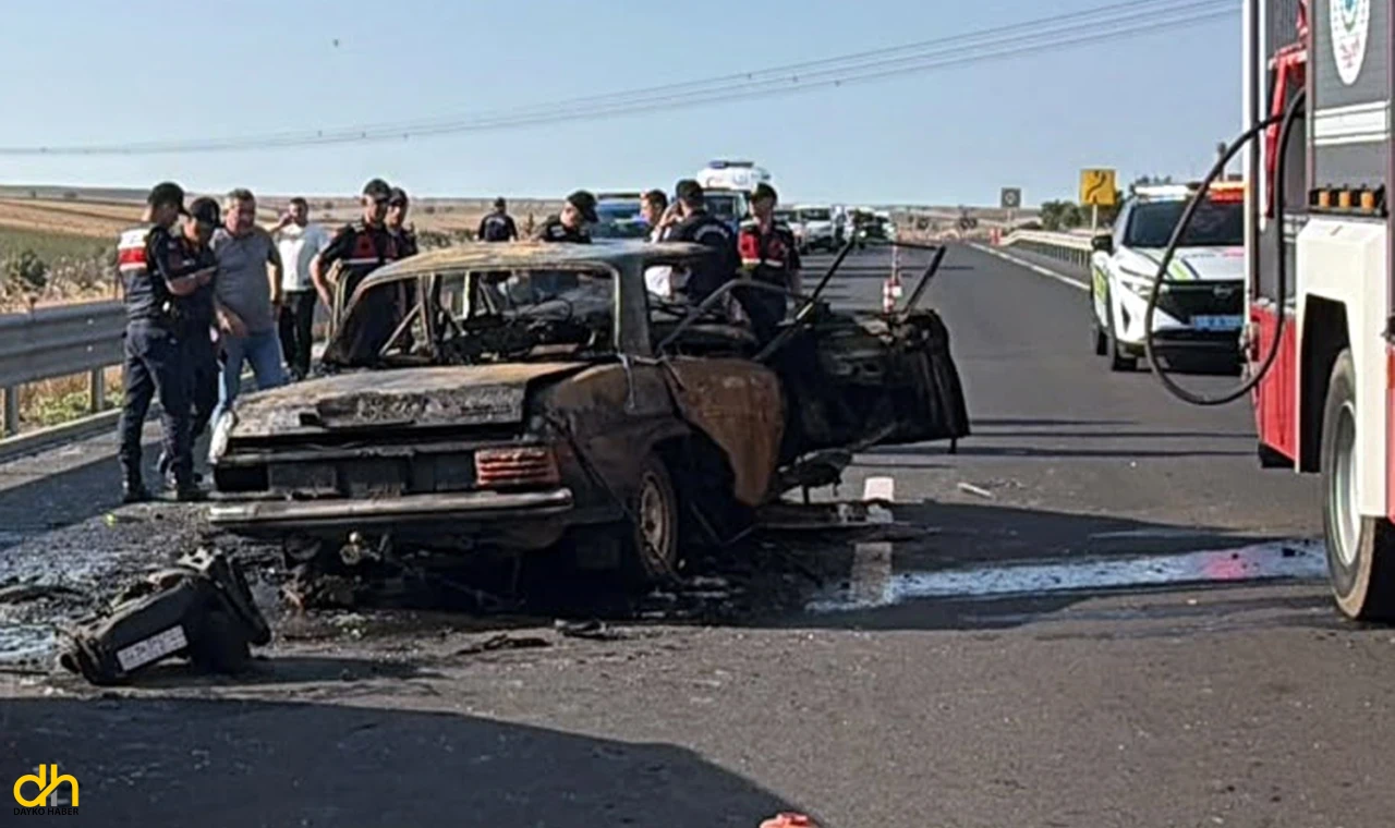İki otomobilin çarpıştığı kazada araçlardan birinde yangın çıktı: 1 ölü, 2 yaralı