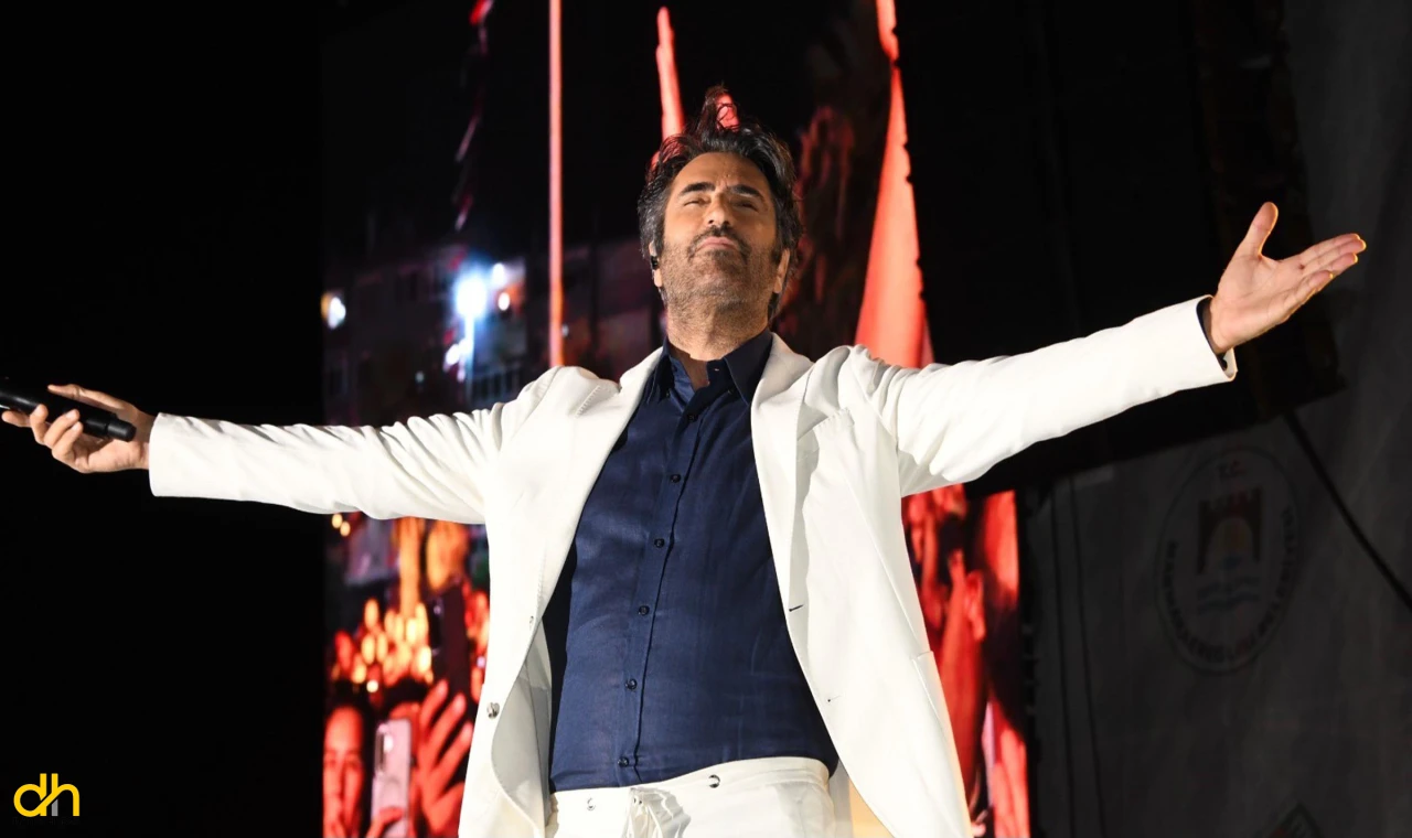 Mahsun Kırmızıgül, Karpuz Festivali’nde sahne aldı