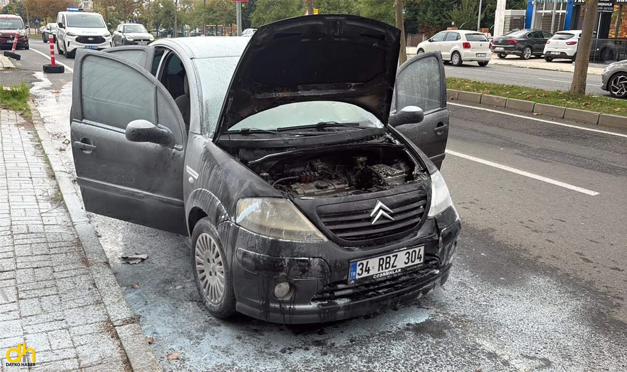 Seyir halindeki otomobilde yangın