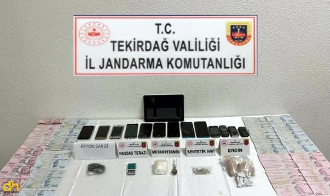 Evlerinde Uyuşturucu Ele Geçirilen 2 Şüpheli Gözaltında