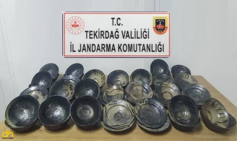 Teknede Tarihi Eser Niteliğinde 50 Tabak Ele Geçirildi