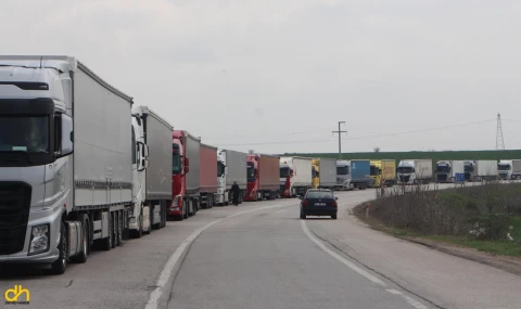 TIR Sürücüleri, Bayramda Sınır Kapısında Kuyrukta!