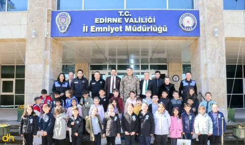 İlkokul Öğrencilerinden Polislere Özel Video Klip