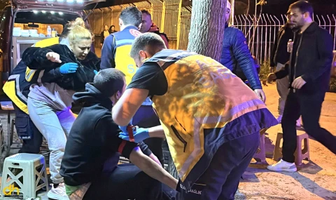 Otomobilin Yaya Geçidinde Çarptığı Motosikletteki 2 Kişi Yaralandı