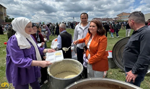 Ergene’deki şenlikte 12 ton keşkek dağıtıldı
