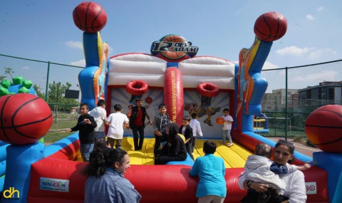 Özel çocuklar şenlikte gönüllerince eğlendi