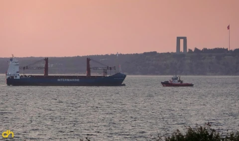 Çanakkale Boğazı’nda gemi makine dairesinde yangın çıktı