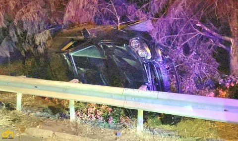 Devrilen otomobilden burnu bile kanamadan çıktı