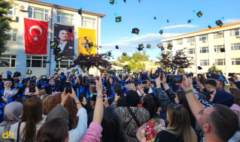 Keşan’da yüksekokullar mezunlarını uğurladı