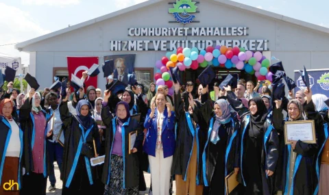 Okuma yazma öğrenen 24 kadından kepli kutlama