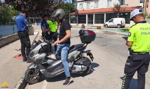 Polisten motosiklet denetimi