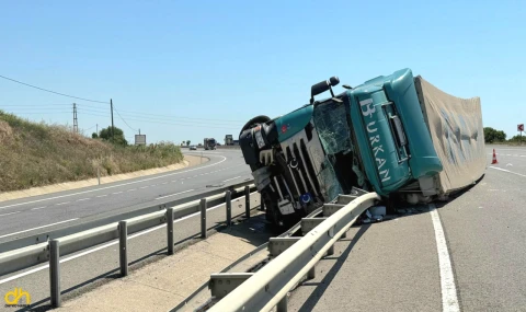 Süleymanpaşa’da devrilen TIR’ın sürücüsü yaralandı