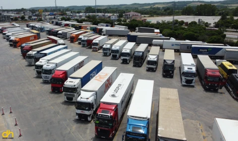 TIR şoförleri bayrama ailelerinden uzakta girdi