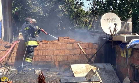 Çorlu’da çıkan yangında gecekondu küle döndü