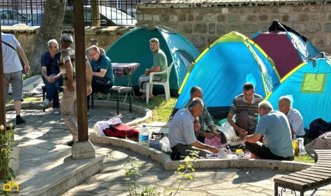 Güreşseverlerin bir kısmı çadırlarda konaklıyor