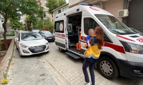 Otomobilde mahsur kalan 9 aylık bebek kurtarıldı