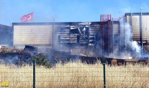 Palet yangınında 4 kişi dumandan etkilendi