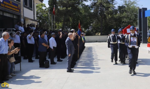 Trafik tim komutanı ile hamile kadın ve eşi kazada yaşamını yitirdi