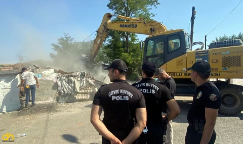 Uyuşturucu satıldığı belirlenen 7 metruk bina yıkıldı
