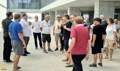 Yaklaşık 1 aydır su kesintisi yaşayan site sakinleri açıklama yaptı