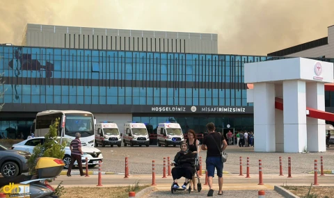 Çanakkale’de çıkan orman yangınlarında hastanenin bir kısmı ve yaşlı bakım evi tahliye edildi