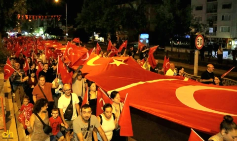 Edirne’de, fener alayı ve Zafer Yürüyüşü gerçekleştirildi