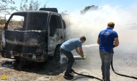 Seyir halindeki akaryakıt tankeri yandı