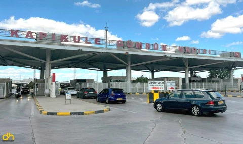 Sınır kapılarından yaklaşık 2 milyon gurbetçi çıkış yaptı