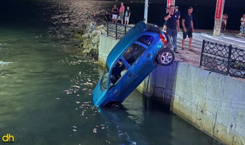 Su kanalında asılı kalan otomobilde 1 kişi yaralandı