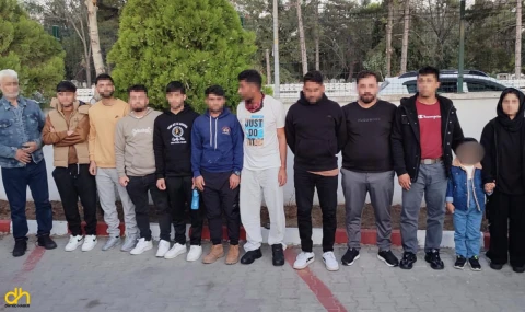 12 kaçak göçmen yakalandı, araç sürücüsü gözaltına alındı