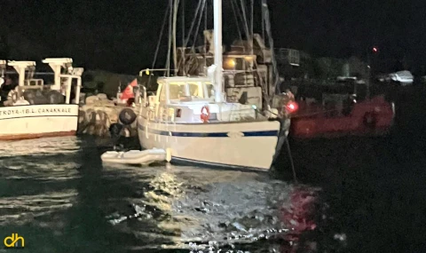 Çanakkale Boğazı’nda sürüklenen tekne kurtarıldı