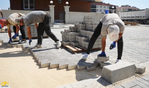 Çorlu’da, kilit taşı ve kaldırım çalışmaları devam ediyor